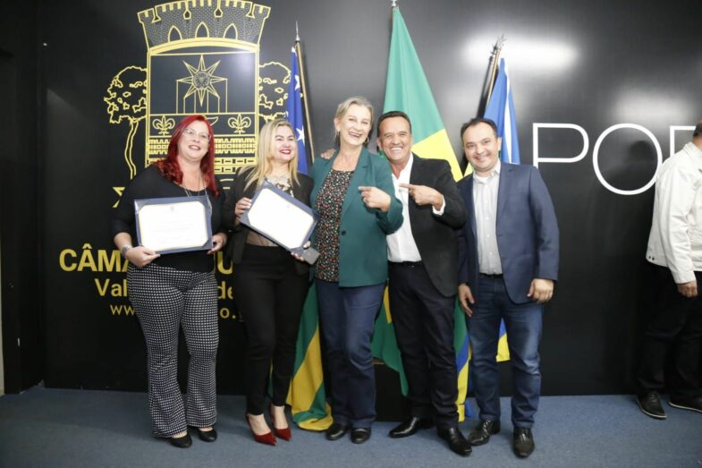 Profissionais da enfermagem são homenageados na câmara municipal