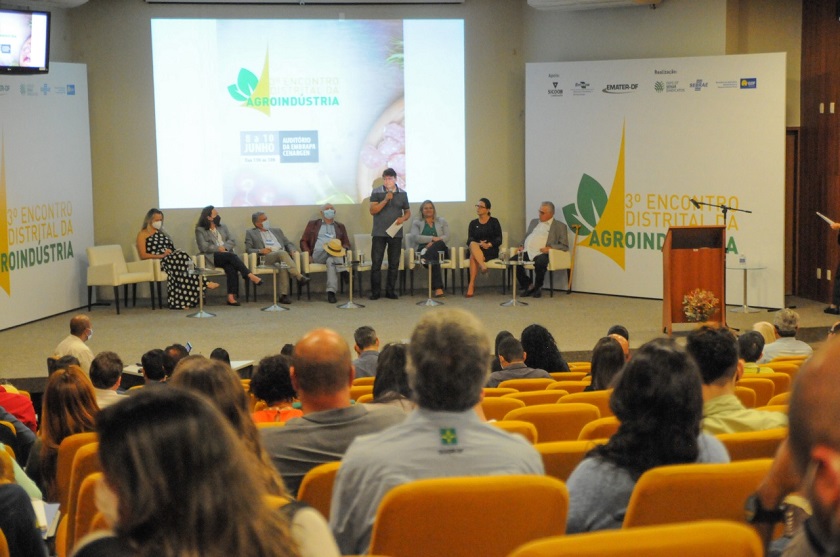 Desenvolvimento de agroindústria é tema de encontro de produtores rurais