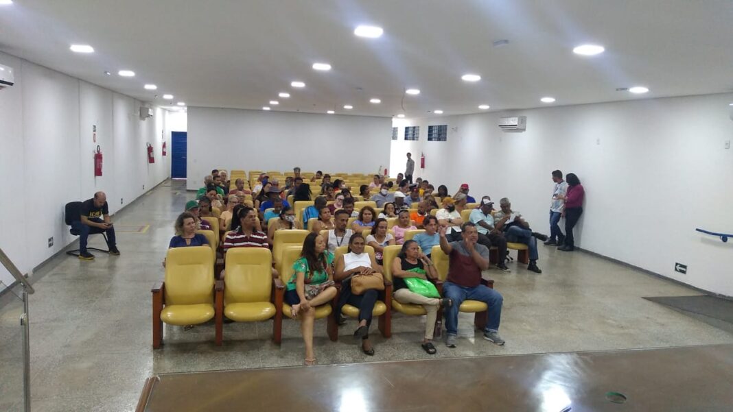Administração de Santa Maria se reúne com feirantes Administração de Santa Maria se reúne com feirantes