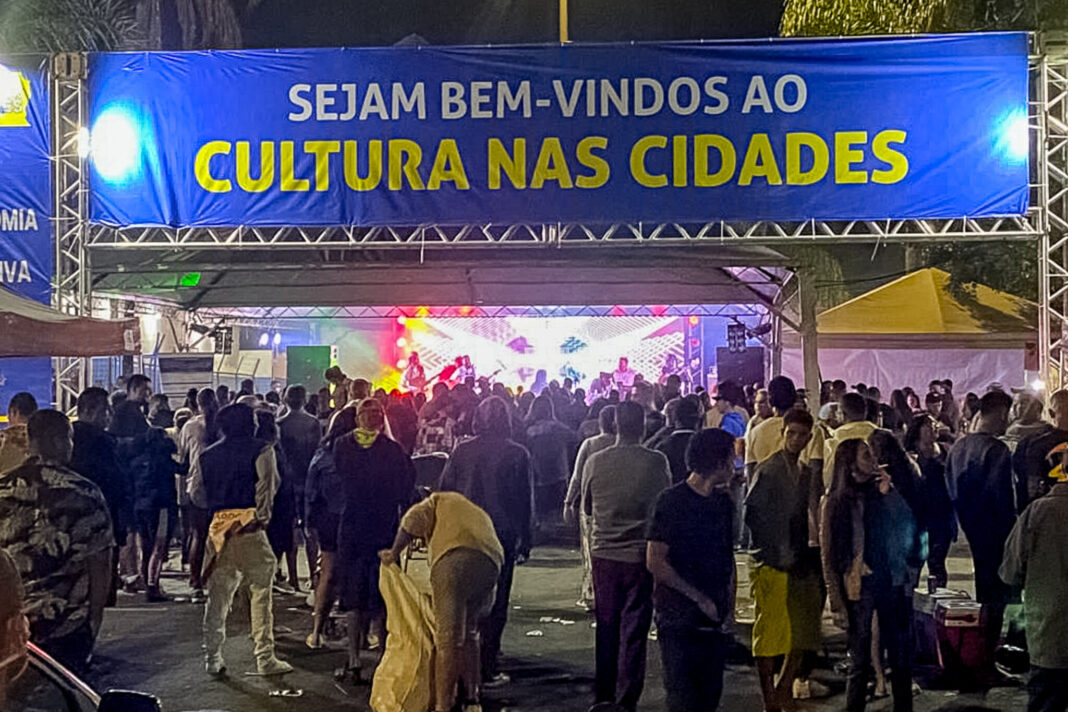 Projeto cultural contou com R$ 3,6 milhões e levou cursos a 30 RAs Projeto cultural contou com R$ 3,6 milhões e levou cursos a 30 RAs