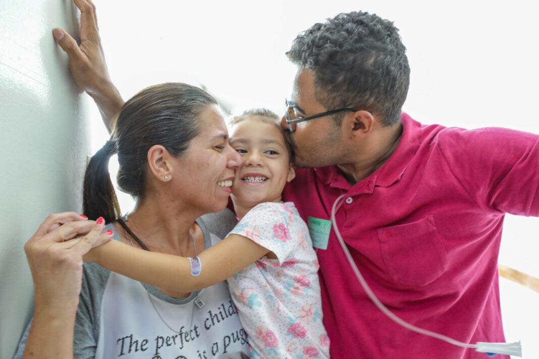 Serenata de Natal surpreende e encanta pacientes e servidores de hospital Serenata de Natal surpreende e encanta pacientes e servidores de hospital