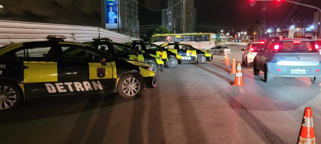 Detran-DF realiza 320 abordagens após o jogo do Brasil