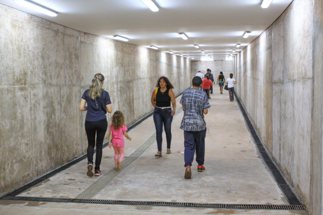 Comércio às margens do Túnel de Taguatinga retoma vendas com avanço da obra Comércio às margens do Túnel de Taguatinga retoma vendas com avanço da obra