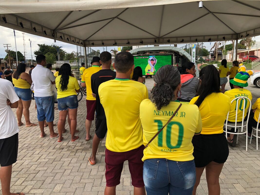 Prefeitura de Águas Lindas instala telões em praças públicas para população assistir aos jogos do Brasil na Copa