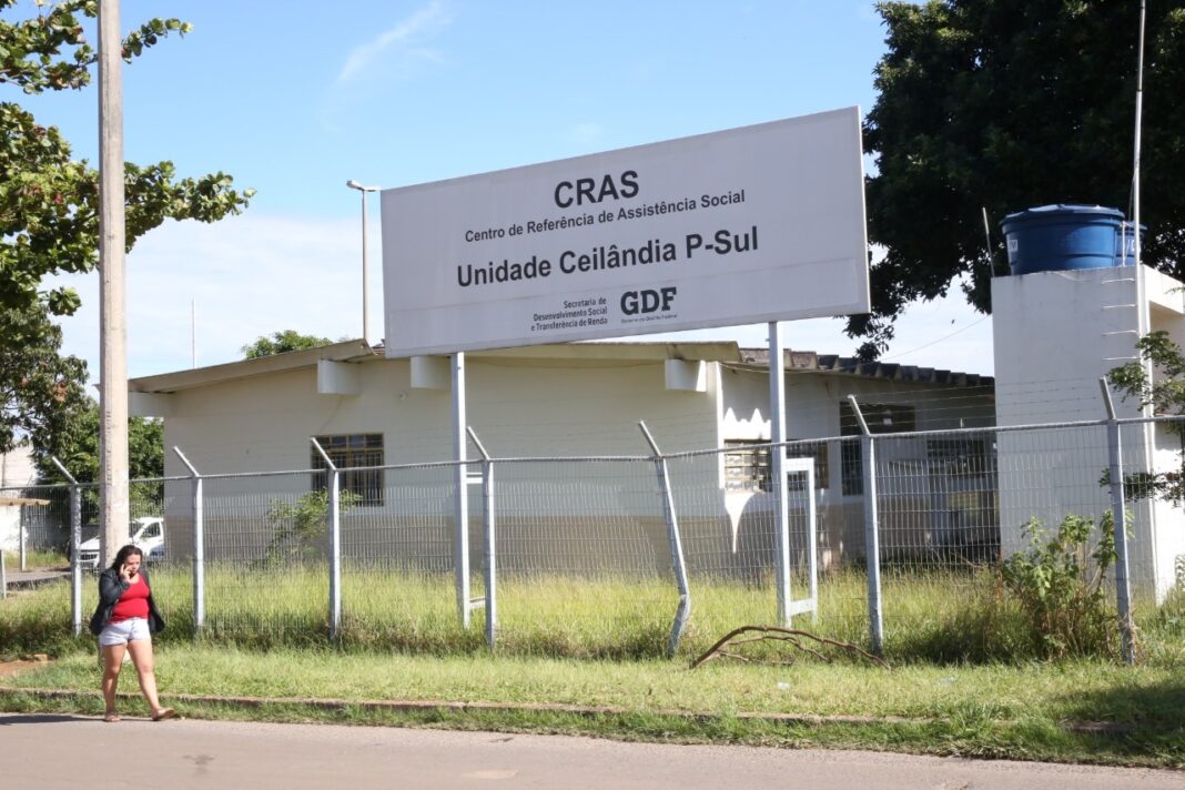 Governo coloca oito agências do BRB para reduzir filas nos Cras Governo coloca oito agências do BRB para reduzir filas nos Cras