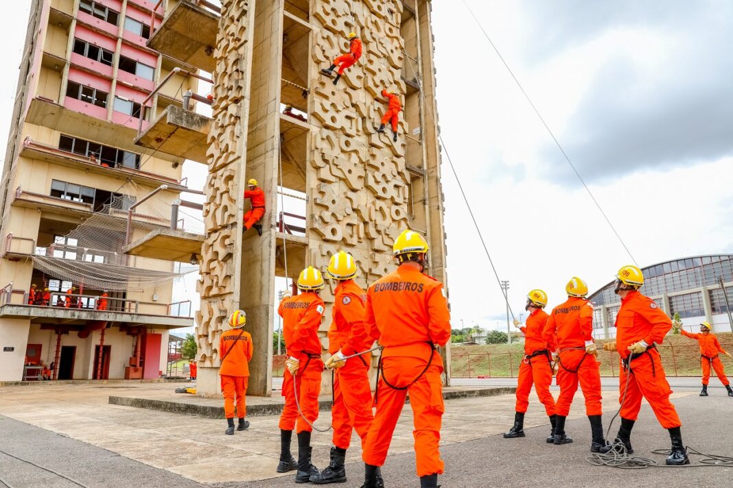 300 novos bombeiros militares estão sendo preparados para atuar no DF