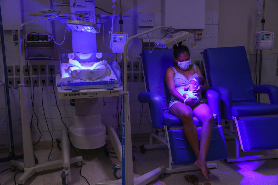 Neonatologia do HRC cuida de bebês prematuros e de suas famílias Neonatologia do HRC cuida de bebês prematuros e de suas famílias