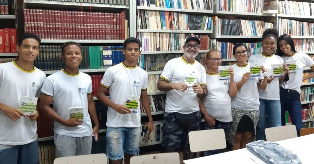 EJA tem vagas abertas na rede estadual EJA tem vagas abertas na rede estadual