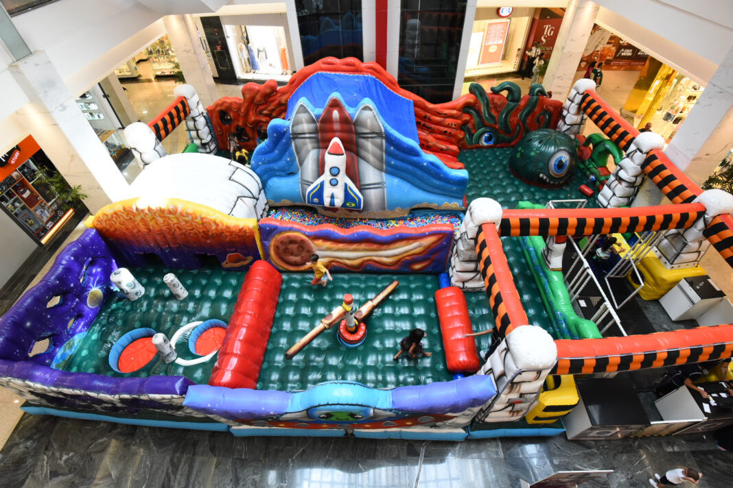 Diversão na galáxia! Taguatinga Shopping anima as férias da criançada com parque Galaxy Adventure Kids Diversão na galáxia! Taguatinga Shopping anima as férias da criançada com parque Galaxy Adventure Kids