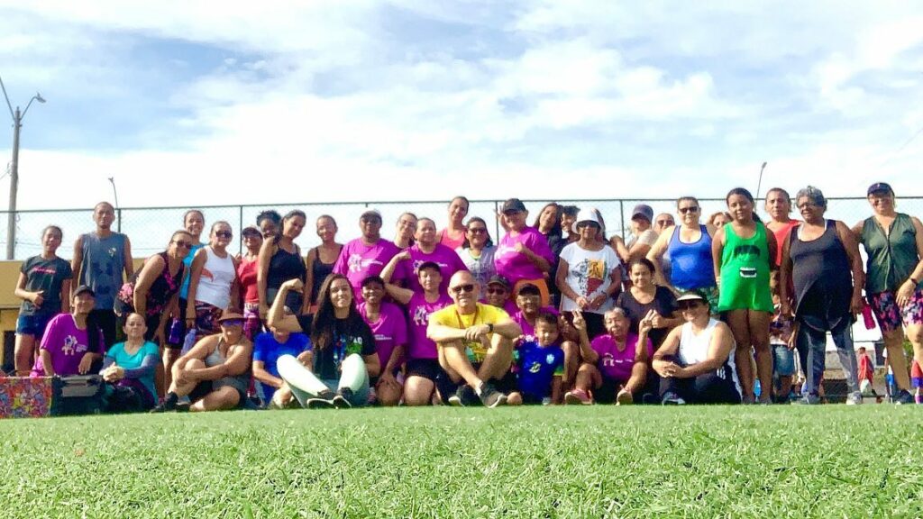 Projeto caminhada saudável atrai pessoas de todas as idades em Valparaíso Projeto caminhada saudável atrai pessoas de todas as idades em Valparaíso