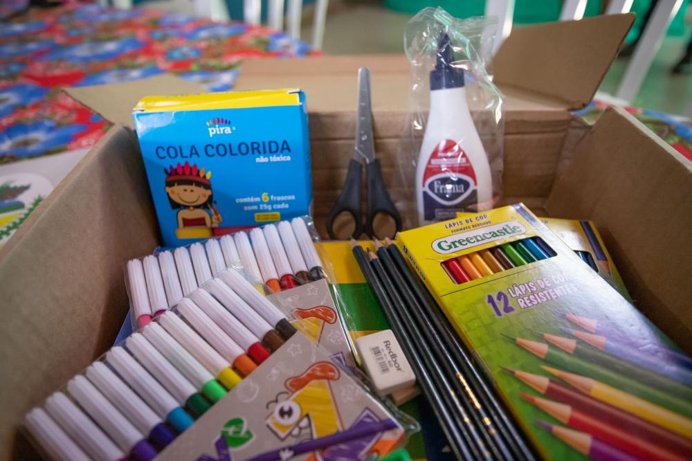 Prefeitura de novo gama entregará mais de 2 mil kits escolares a todos os estudantes do 1° e 2° ano matriculados na rede pública municipal Prefeitura de novo gama entregará mais de 2 mil kits escolares a todos os estudantes do 1° e 2° ano matriculados na rede pública municipal