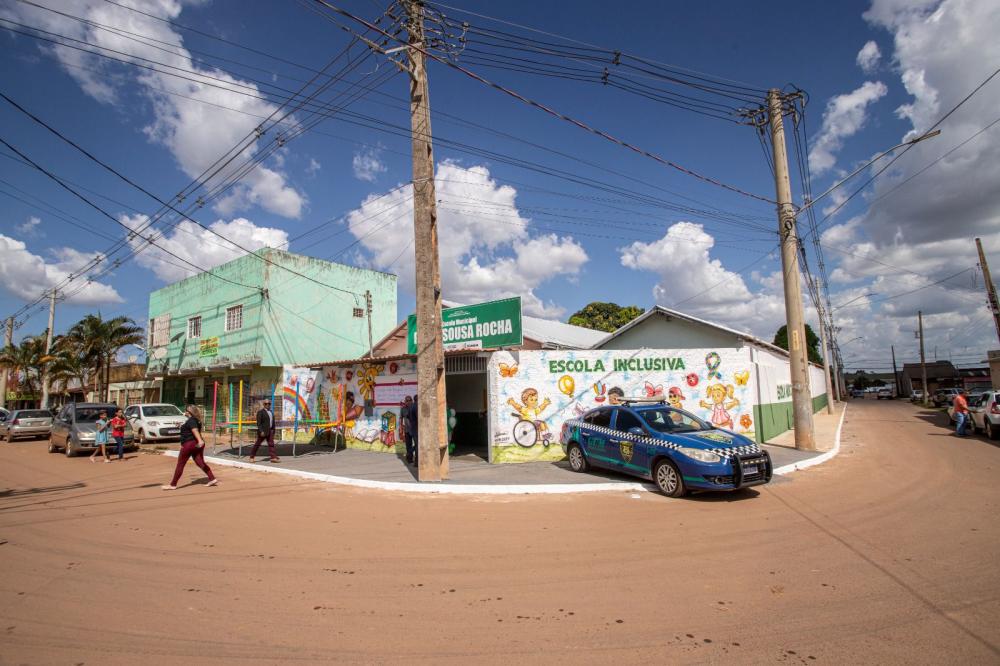 Escola municipal Paulo Sousa Rocha é reinaugurada e entregue totalmente reformada à população Escola municipal Paulo Sousa Rocha é reinaugurada e entregue totalmente reformada à população