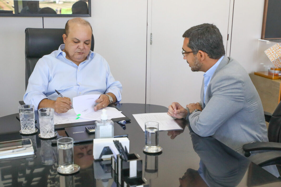 Marcelo Vaz assume a Secretaria de Desenvolvimento Urbano e Habitação Marcelo Vaz assume a Secretaria de Desenvolvimento Urbano e Habitação