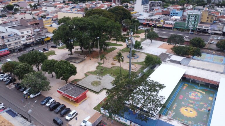 Praça do DI, em Taguatinga, é reinaugurada Praça do DI, em Taguatinga, é reinaugurada