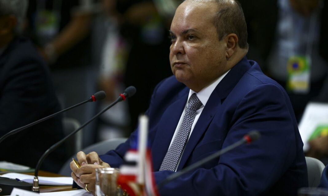 Moraes determina retorno de Ibaneis ao cargo de governador do DF Moraes determina retorno de Ibaneis ao cargo de governador do DF