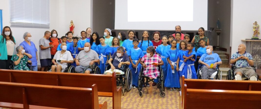 Projeto do HDS que integra pacientes moradores e crianças traz excelentes resultados terapêuticos Projeto do HDS que integra pacientes moradores e crianças traz excelentes resultados terapêuticos