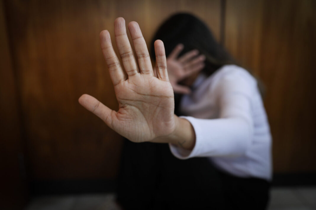Programa ampara e orienta vítimas de violência doméstica no DF Programa ampara e orienta vítimas de violência doméstica no DF