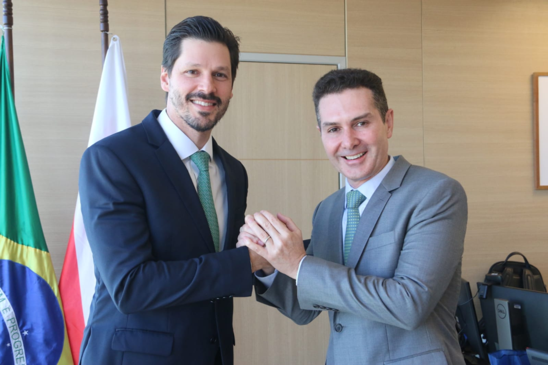 Em reunião com Daniel Vilela, ministro dos Transportes confirma novos investimentos em Goiás Em reunião com Daniel Vilela, ministro dos Transportes confirma novos investimentos em Goiás