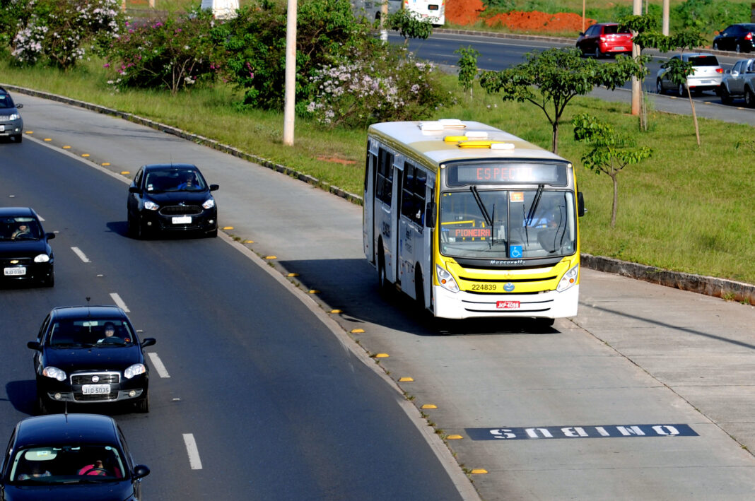 EPTG volta a ter faixa exclusiva para transporte público nesta terça (15) EPTG volta a ter faixa exclusiva para transporte público nesta terça (15)