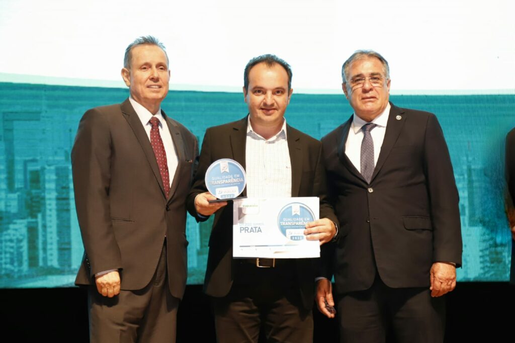 Governo de Valparaíso recebe selo prata pela transparência aplicada na gestão Governo de Valparaíso recebe selo prata pela transparência aplicada na gestão