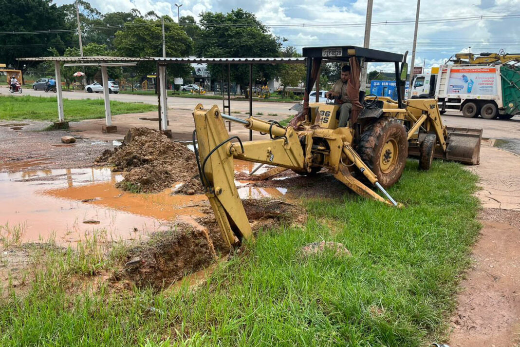 Equipes do GDF atuam para reduzir danos da chuva em Água Quente