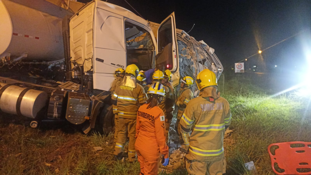 Goiás registra em média 13 colisões contra postes todo dia
