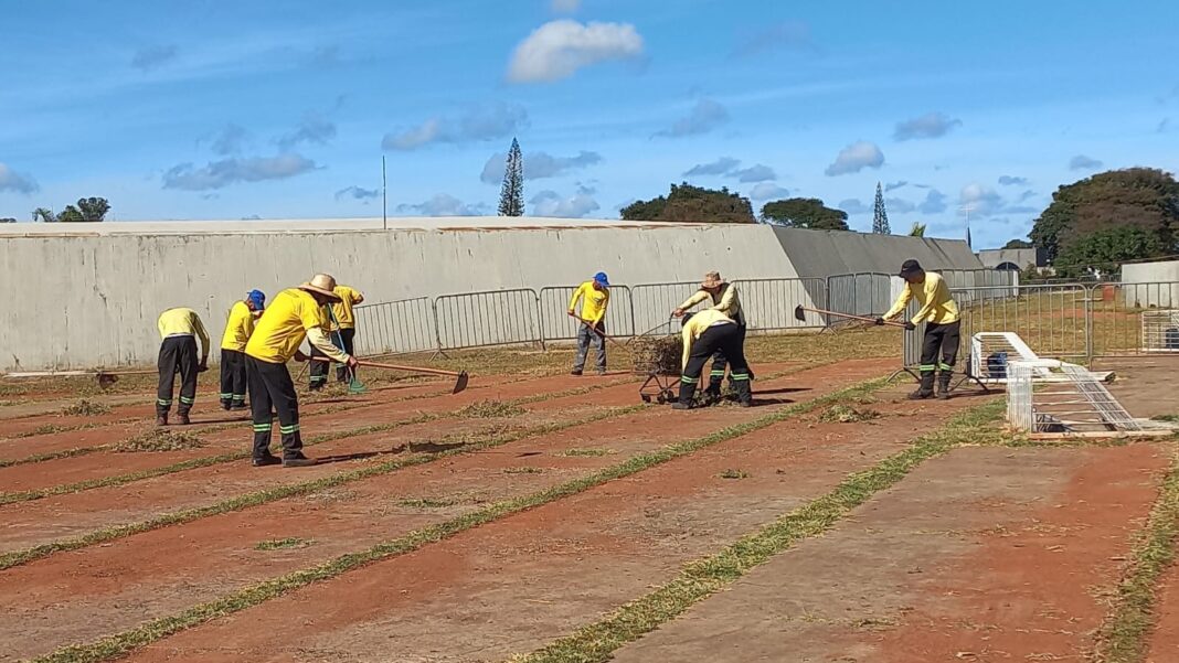 Administração Regional do Plano Piloto realiza limpeza na área da Catedral de Brasília Administração Regional do Plano Piloto realiza limpeza na área da Catedral de Brasília
