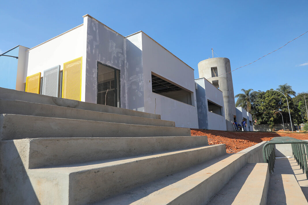Primeira creche pública da Vila Telebrasília atenderá 188 crianças em período integral Primeira creche pública da Vila Telebrasília atenderá 188 crianças em período integral
