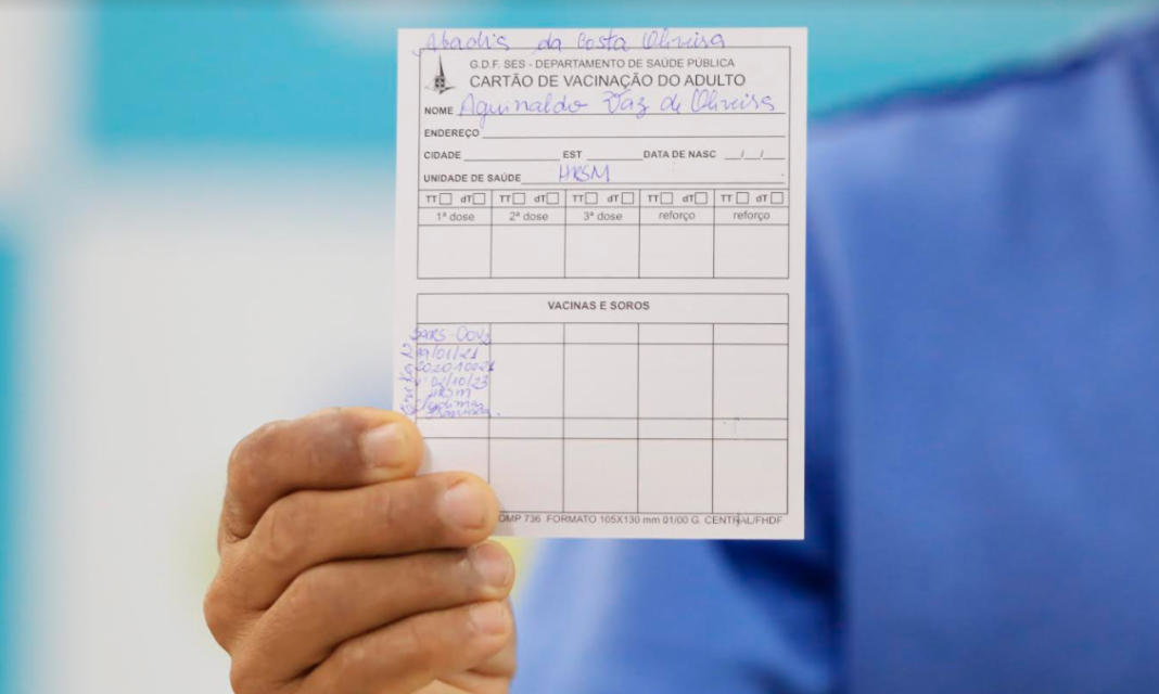 Coqueluche acende alerta para a importância de manter o cartão de vacina atualizado Coqueluche acende alerta para a importância de manter o cartão de vacina atualizado