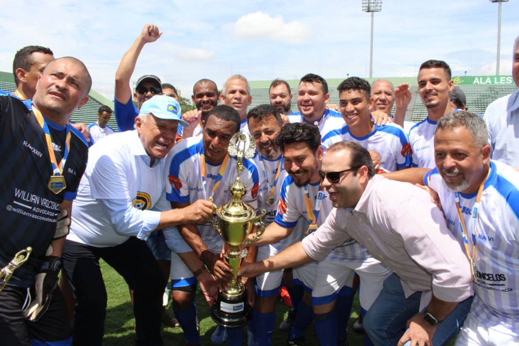 No Estádio Bezerrão aconteceu a final do 1° Interclubes das Administrações Regionais, torneio realizado em comemoração ao dia do servidor No Estádio Bezerrão aconteceu a final do 1° Interclubes das Administrações Regionais, torneio realizado em comemoração ao dia do servidor