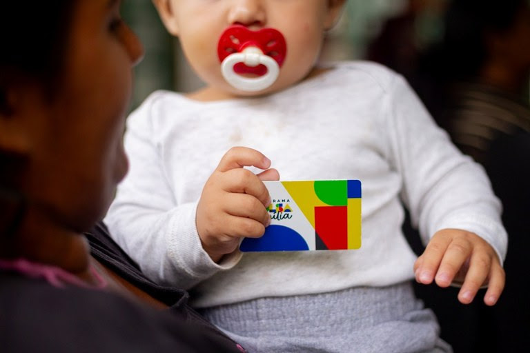 Repasses do Bolsa Família chegam a 20,4 milhões de famílias a partir desta segunda (20) Repasses do Bolsa Família chegam a 20,4 milhões de famílias a partir desta segunda (20)