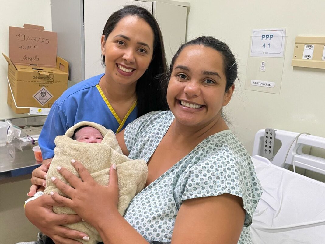 Parto humanizado inspira agradecimento à equipe do Hospital Regional de Santa Maria