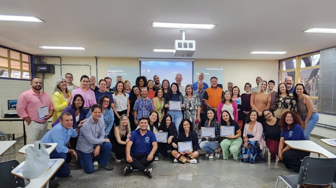Distrito Federal forma 52 professores para prevenir violência escolar