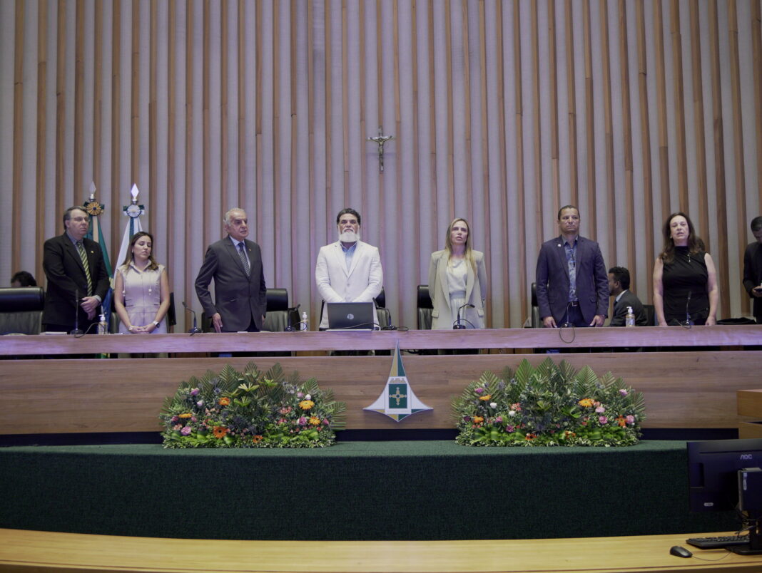 Cirurgiões-dentistas são homenageados na CLDF
