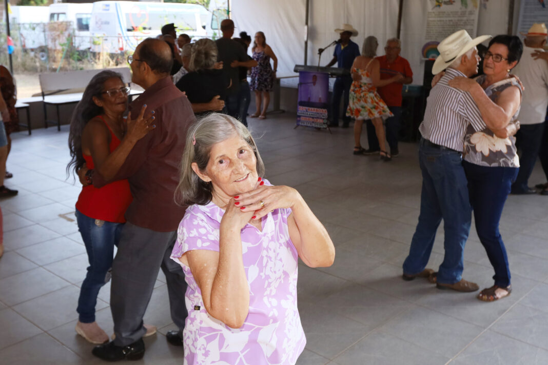 Terapia com forró reúne 50 pessoas semanalmente em Planaltina