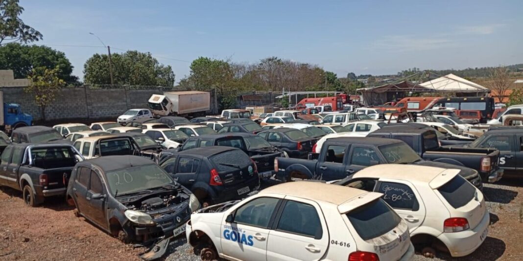 Aberta visitação aos 185 veículos oficiais disponíveis para leilão público