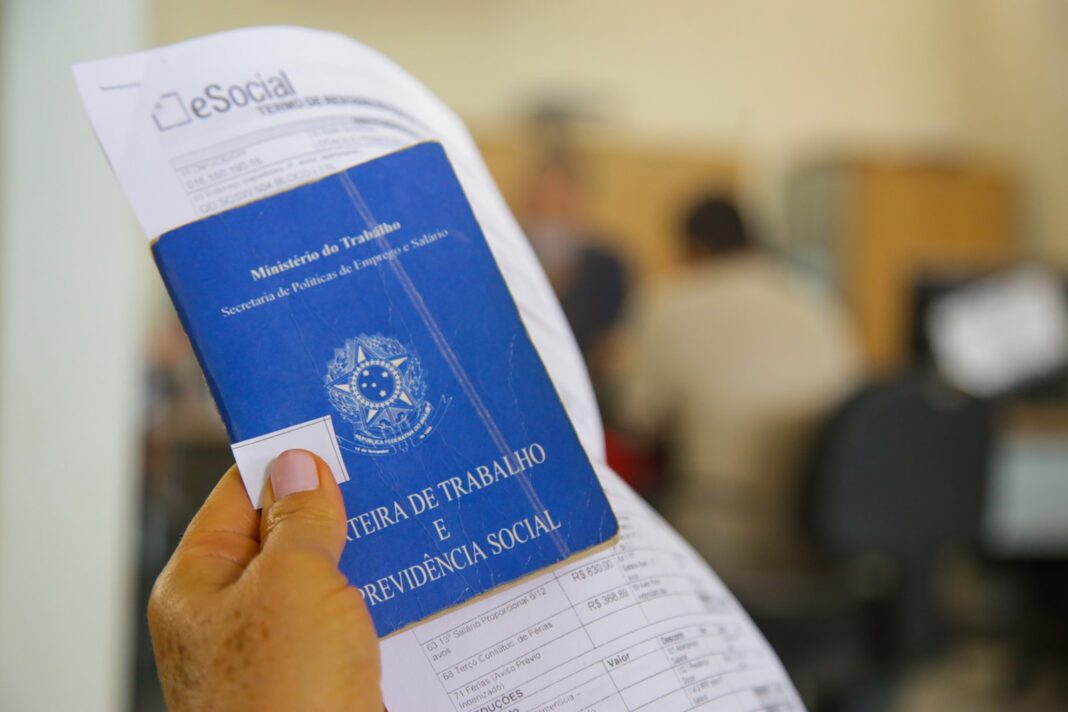 Semana começa com mais de 800 vagas de emprego abertas nas agências do trabalhador