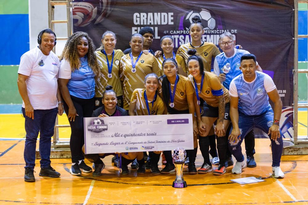 Real Ville conquista título do 4° campeonato de futsal feminino de Novo Gama