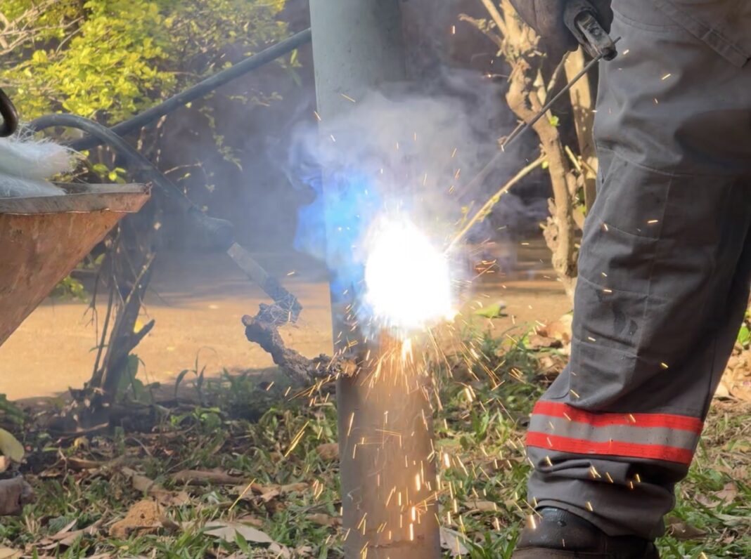 Testes de soldagem de caixas de acesso com fibra de vidro previnem furtos