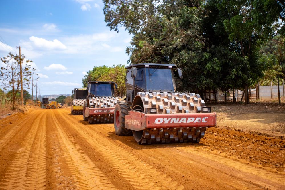 Obras de pavimentação avançam no Vale das Andorinhas