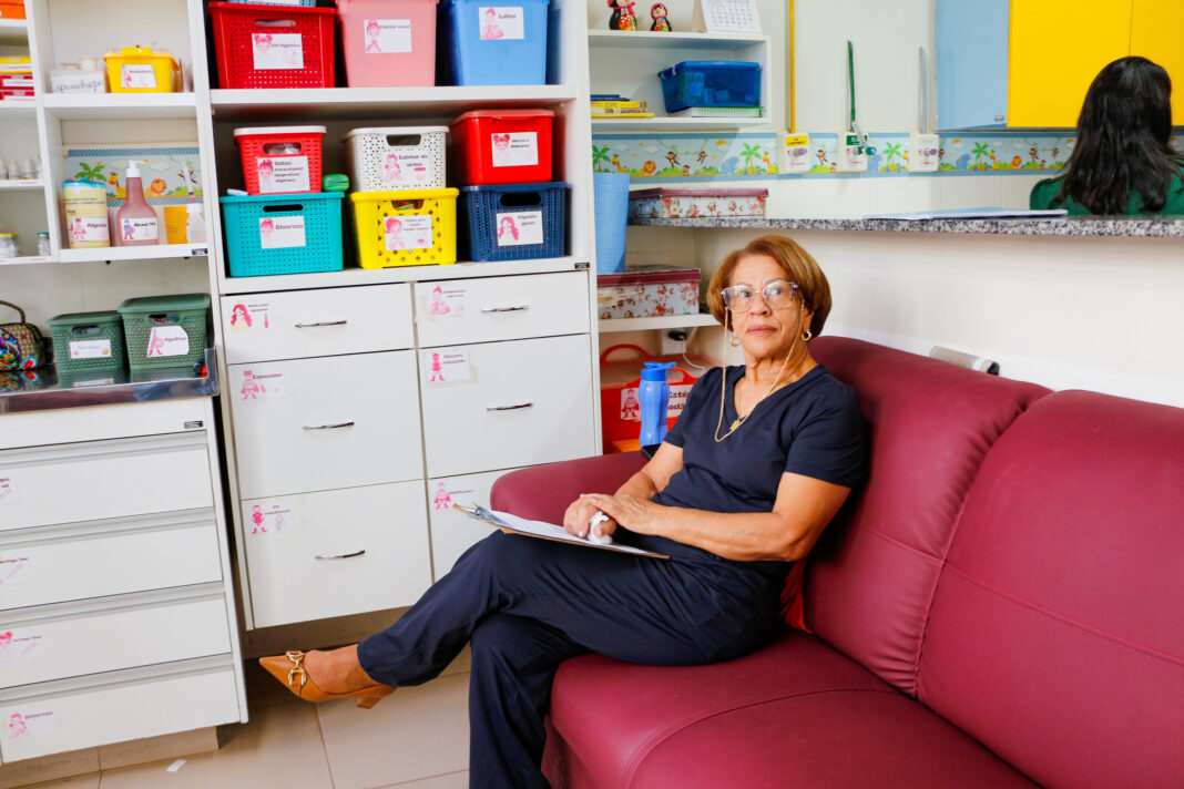 Dia do Servidor: Profissional completa 50 anos de trabalho no Hospital Regional de Brazlândia