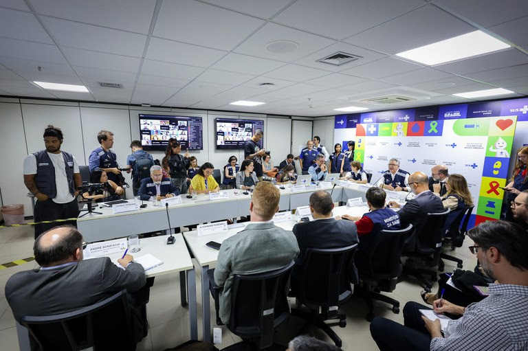 Governo do Brasil oficializa a Sala de Situação Nacional para monitorar intoxicações por metanol e amplia estoques de antídotos no SUS