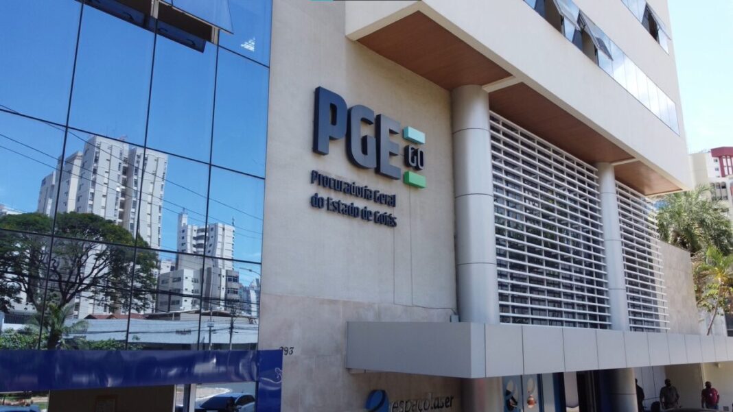 PGE garante economia de R$ 800 milhões ao Estado PGE garante economia de R$ 800 milhões ao Estado