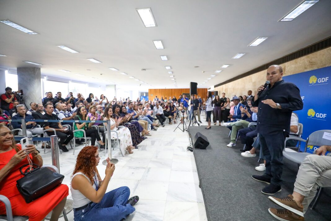 GDF atualiza regras e garante mais segurança para quiosqueiros e donos de trailers do DF GDF atualiza regras e garante mais segurança para quiosqueiros e donos de trailers do DF