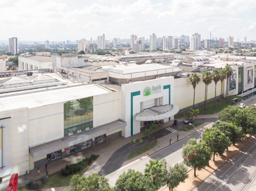 Buriti Shopping promove atrações natalinas com alunos da APAE e grupo Vocal Ônix