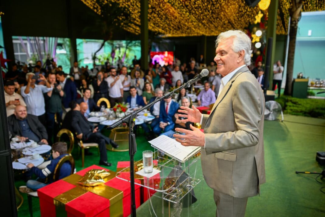 Caiado reúne imprensa do interior em confraternização no Palácio das Esmeraldas