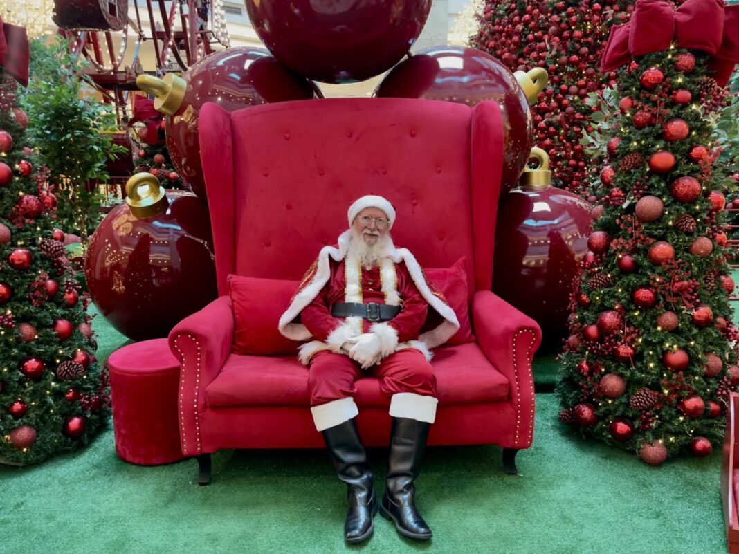 Há 18 anos, Papai Noel atua em shoppings do DF e encontra no trabalho um novo sentido para o Natal