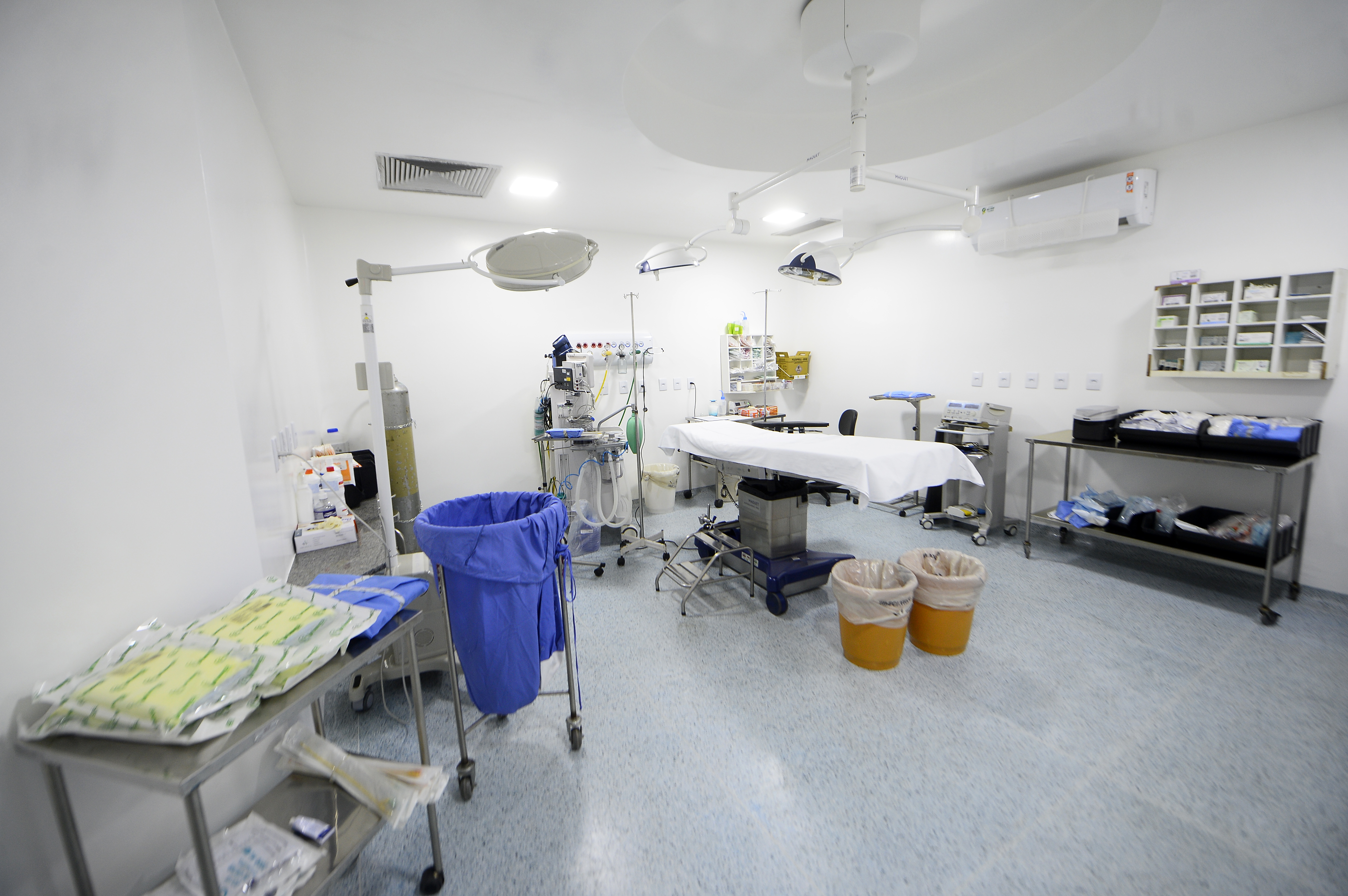 Centro cirúrgico do Hospital Regional de Samambaia retoma funcionamento com ambiente reformado