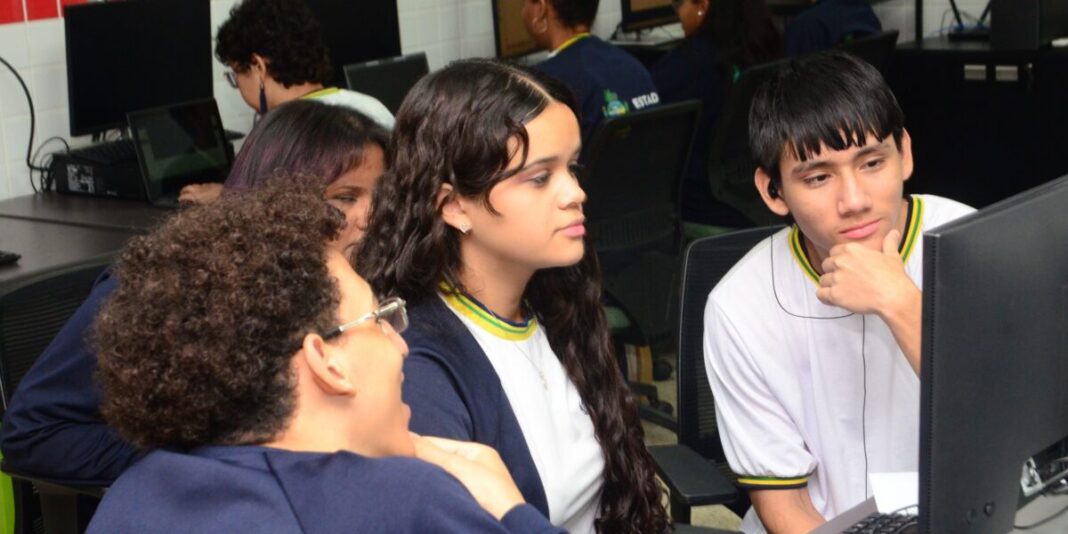 Escolas do Futuro abrem mais de 600 vagas para cursos técnicos gratuitos Escolas do Futuro abrem mais de 600 vagas para cursos técnicos gratuitos