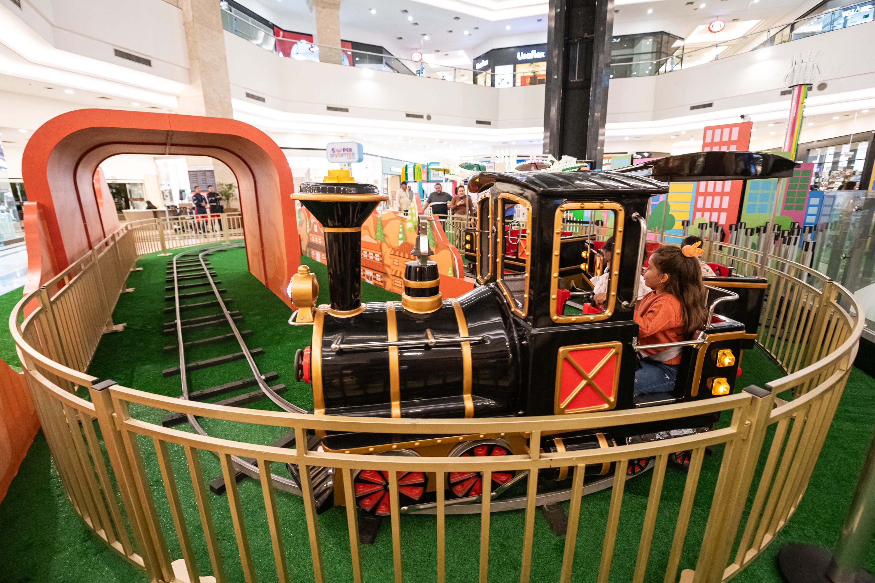 Para curtir as férias: Super Divertido Parque e Original Game garantem diversão para toda a família no Pátio Brasil Shopping